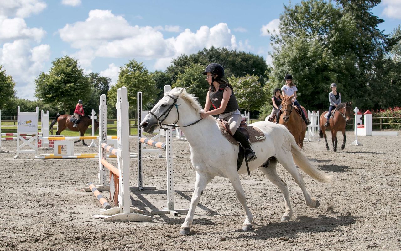 Centre équestre et poney club à Dol de Bretagne Les Ormes
