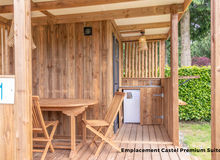 emplacement-camping-premium-suite-cuisine-les-ormes
