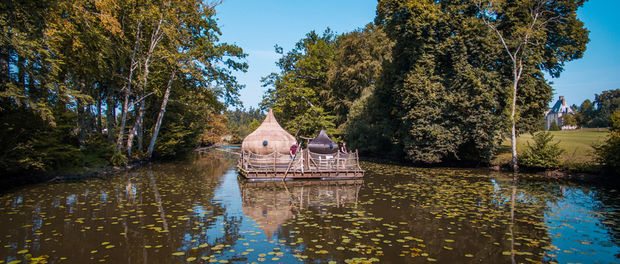 cabane sur l'eau derive