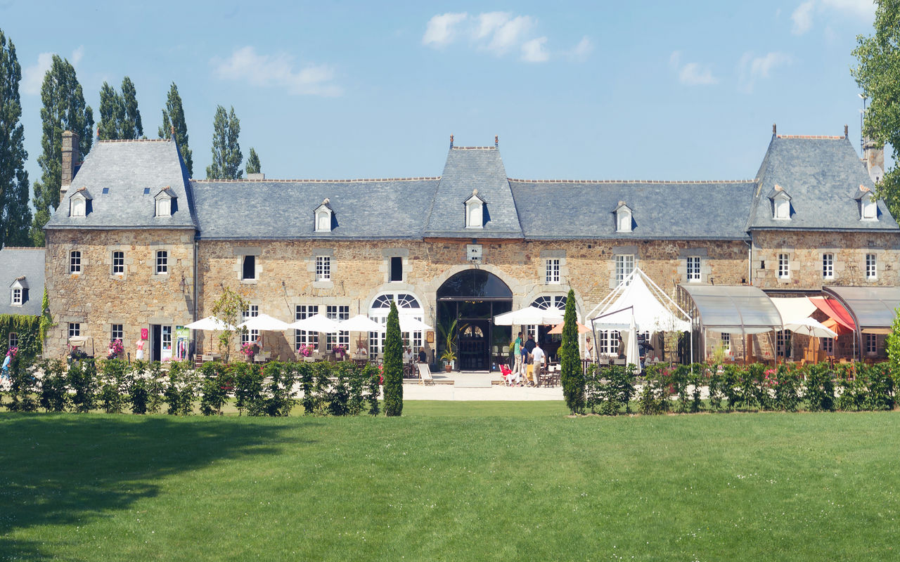 Horse riding club restaurants and bars in Dol de Bretagne Les Ormes