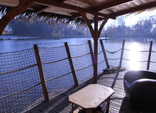 cabane sur l'eau natureo les ormes